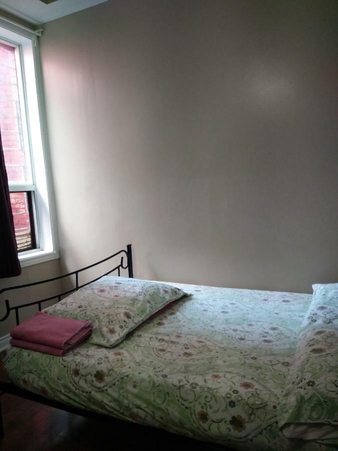 Convention Travelers Home Toronto Bagian luar foto